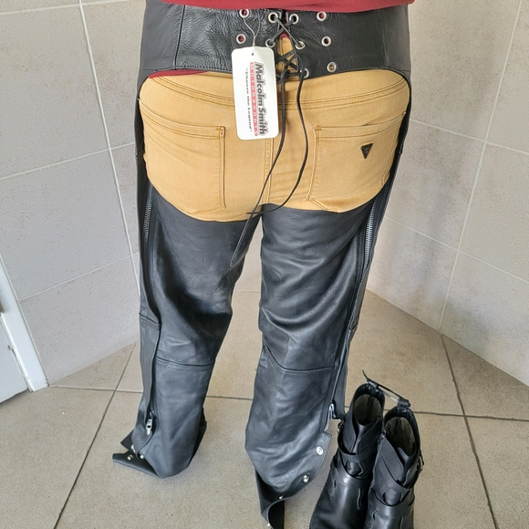 Black Leather Riding Chaps - Picture 2 of 12